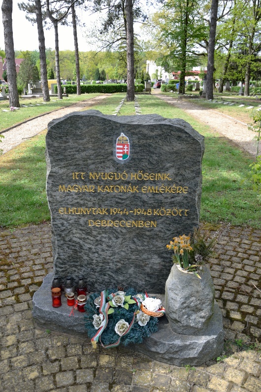 Gedenktafel der ungarischen Helden auf dem städtischen Friedhof